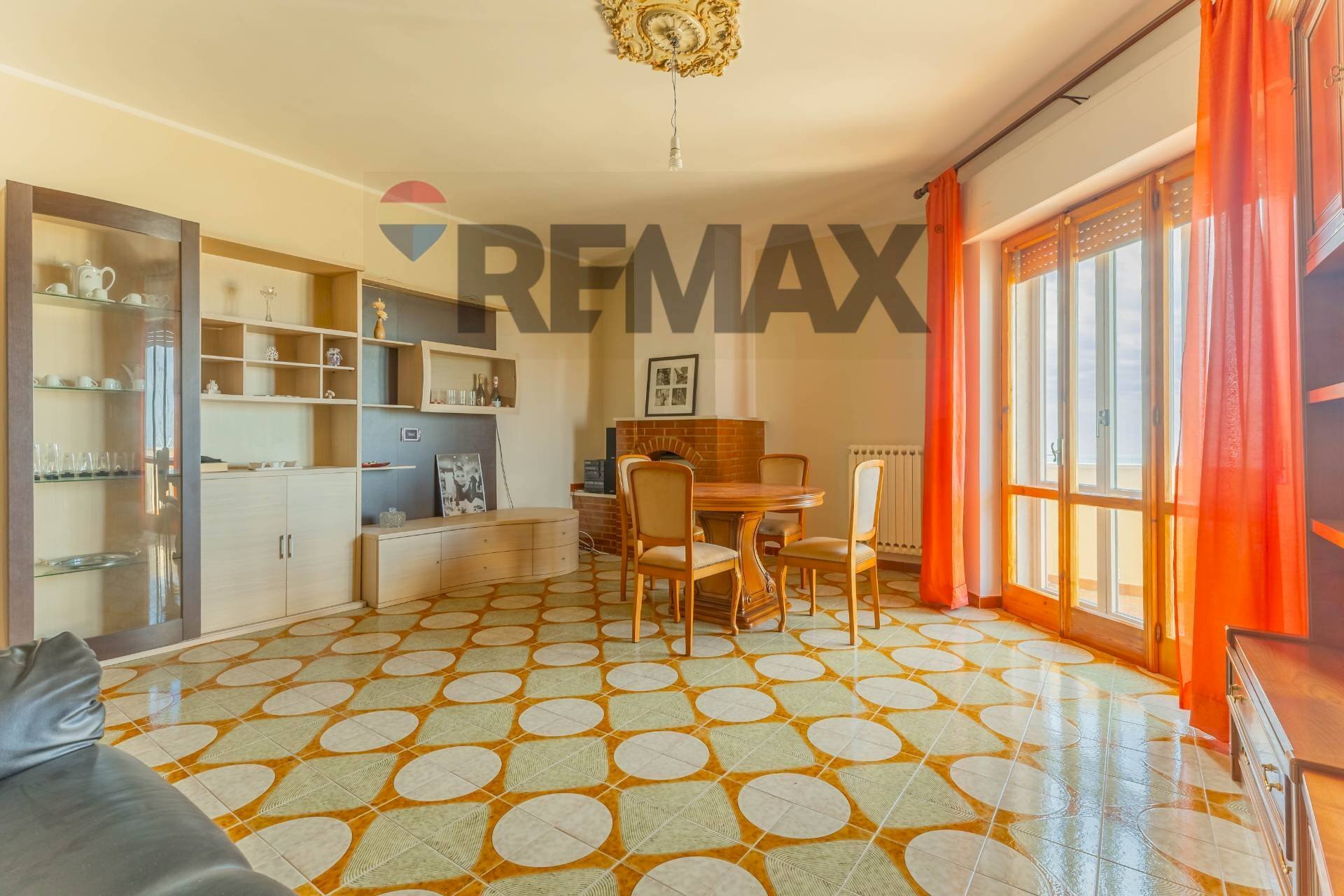 Sala da pranzo - Apartment Via Guicciardini
 
39, Mottola - photo 2