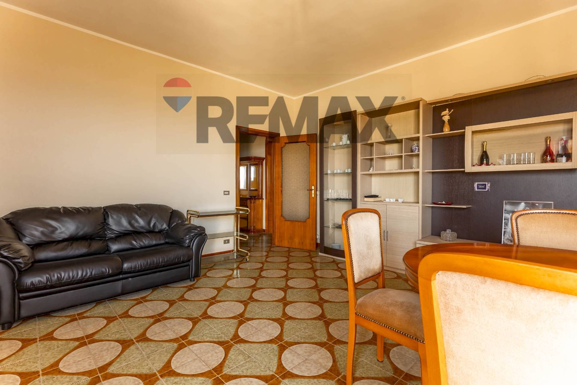 Sala da pranzo - Apartment Via Guicciardini
 
39, Mottola - photo 3