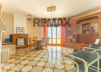 Soggiorno - Apartment Via Guicciardini
 
39, Mottola - photo 1