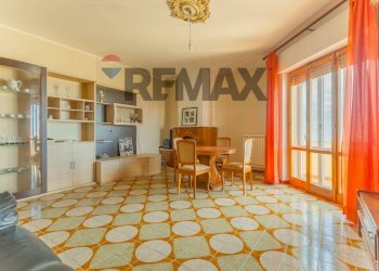 Sala da pranzo - Apartment Via Guicciardini
 
39, Mottola - photo 2