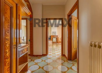 Hall / corridoio - Apartment Via Guicciardini
 
39, Mottola - photo 5