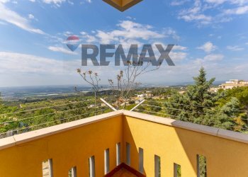 Balcone - Apartment Via Guicciardini
 
39, Mottola - photo 25