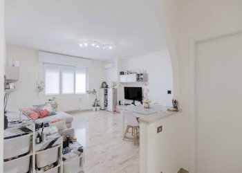 Foto 2 - Four-room apartment via carlo poma
 
4, Varese - photo 2