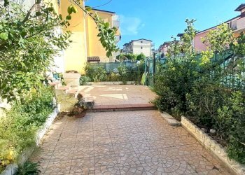 Foto 1 - Three-room apartment Via Bologna
 
2000, Villaricca - photo 1