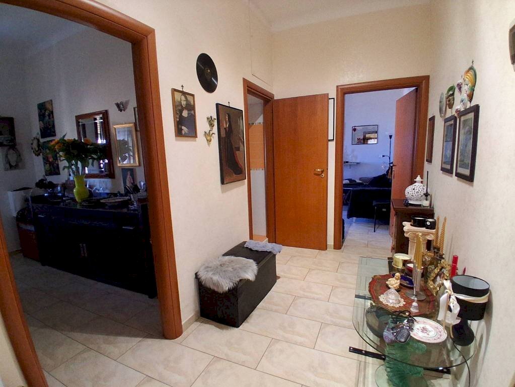 Disimpegno - Appartamento via Ugo De Carolis, 21, Taranto - foto 3