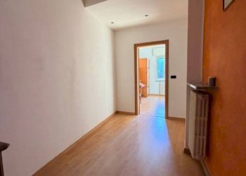 Corridoio - Appartamento via Camillo Benso di Cavour, 1, Marchirolo - foto 7