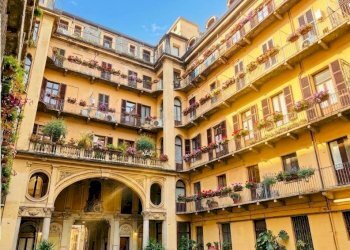 Cortile interno - Two-room apartment via San Quintino, 11, Torino (neighborhood Centro) - photo 26