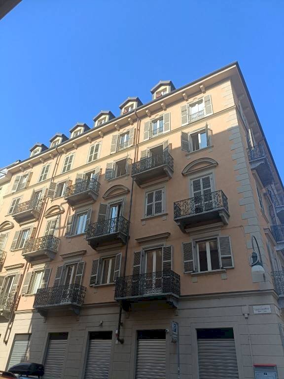 Facciata - Trilocale via Giuseppe Grassi, 9, Torino (zona Cit Turin) - foto 2