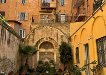 Cortile interno - Attic via del Corso, 47, Roma (neighborhood Centro Storico) - photo 7