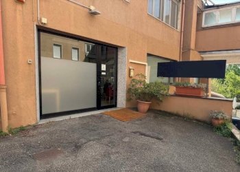 Cortile interno - Negozio via Cesare Lombroso, Pavia - foto 7