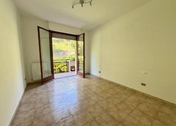 Camera da letto - Trilocale via Emilio Salgari, Genova (zona Pegli) - foto 13