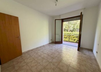 Camera da letto - Trilocale via Emilio Salgari, Genova (zona Pegli) - foto 14