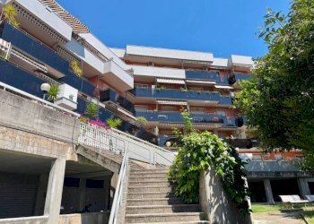 Facciata - Trilocale via Emilio Salgari, Genova (zona Pegli) - foto 21