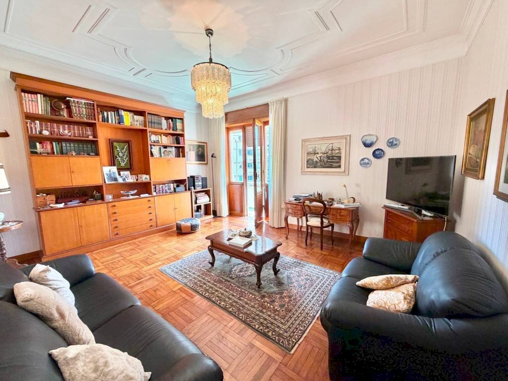 Salone - Appartamento via Teodoro II di Monferrato, Genova (zona Pegli) - foto 1