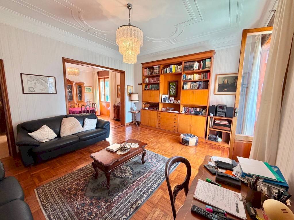 Salone - Appartamento via Teodoro II di Monferrato, Genova (zona Pegli) - foto 2