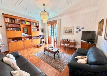 Salone - Appartamento via Teodoro II di Monferrato, Genova (zona Pegli) - foto 1