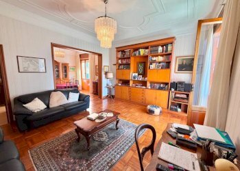 Salone - Appartamento via Teodoro II di Monferrato, Genova (zona Pegli) - foto 2