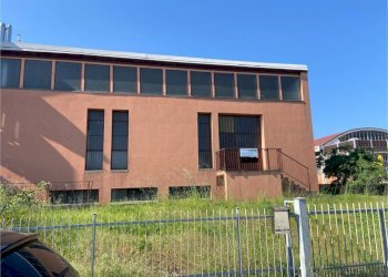 Facciata - Capannone via Piemonte, Castel San Pietro Terme - foto 1