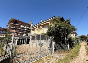 Facciata - Villa via Orbassano, 9, Carmagnola - foto 2
