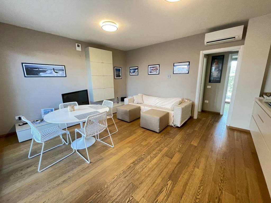 Salone - Quadrilocale viale delle Palme, 64, Ravenna (zona Porto Corsini) - foto 2