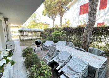 Giardino - Quadrilocale viale delle Palme, 64, Ravenna (zona Porto Corsini) - foto 46