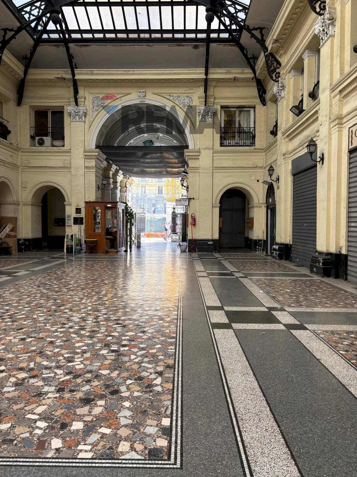 Edificio all\'aperto - Ufficio VIA Piazza Nicola Amore
 
14, Napoli - foto 1