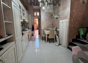 Sala da pranzo - Two-room apartment Napoli - photo 16