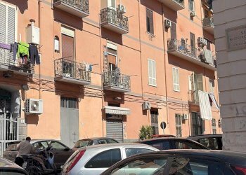Edificio all\'aperto - Two-room apartment Napoli - photo 21