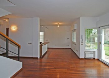 Soggiorno - Villa via Martiri di Pizzocalvo, San Lazzaro di Savena - foto 2