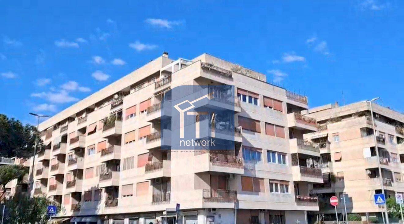 Foto 1 - Trilocale Viale dei Promontori
 
50, Roma - foto 1