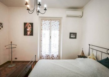 Camera da letto - Appartamento via Tortosa, Genova (zona Marassi) - foto 23