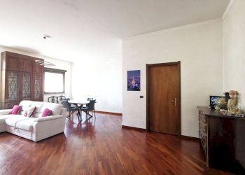 Salone - Quadrilocale via Stefano Clemente, 8, Torino (zona San Donato) - foto 5