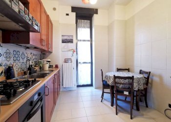 Cucina - Quadrilocale via Stefano Clemente, 8, Torino (zona San Donato) - foto 11