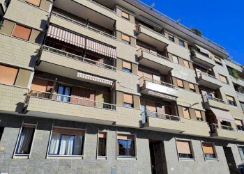 Facciata - Trilocale via Lorenzo Bertano, 3, Cuneo (zona Centro) - foto 3