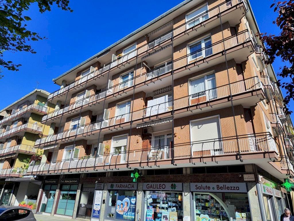 Facciata - Trilocale via Antonio Bassignano, 67, Cuneo (zona Centro) - foto 2