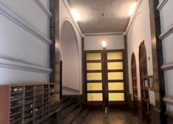 Interno palazzo - Stable - Palace corso Carlo e Nello Rosselli, 44, Torino (neighborhood Crocetta) - photo 2