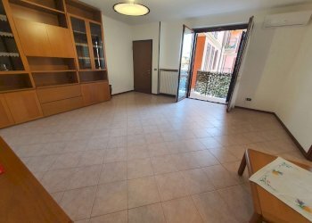 soggiorno - Three-room apartment via Vittorio Emanuele, Dovera - photo 1