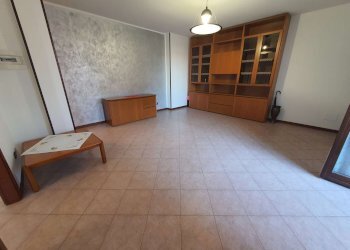 soggiorno - Three-room apartment via Vittorio Emanuele, Dovera - photo 4