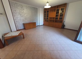 soggiorno - Three-room apartment via Vittorio Emanuele, Dovera - photo 34