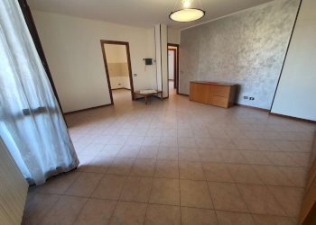 soggiorno - Three-room apartment via Vittorio Emanuele, Dovera - photo 35