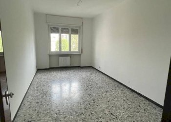 Camera da letto - Appartamento via Pietro Parnisetti, 4, Alessandria - foto 4