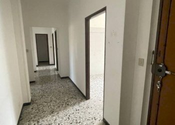 Corridoio - Appartamento via Pietro Parnisetti, 4, Alessandria - foto 8