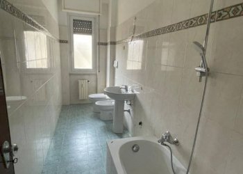 Bagno - Appartamento via Pietro Parnisetti, 4, Alessandria - foto 9