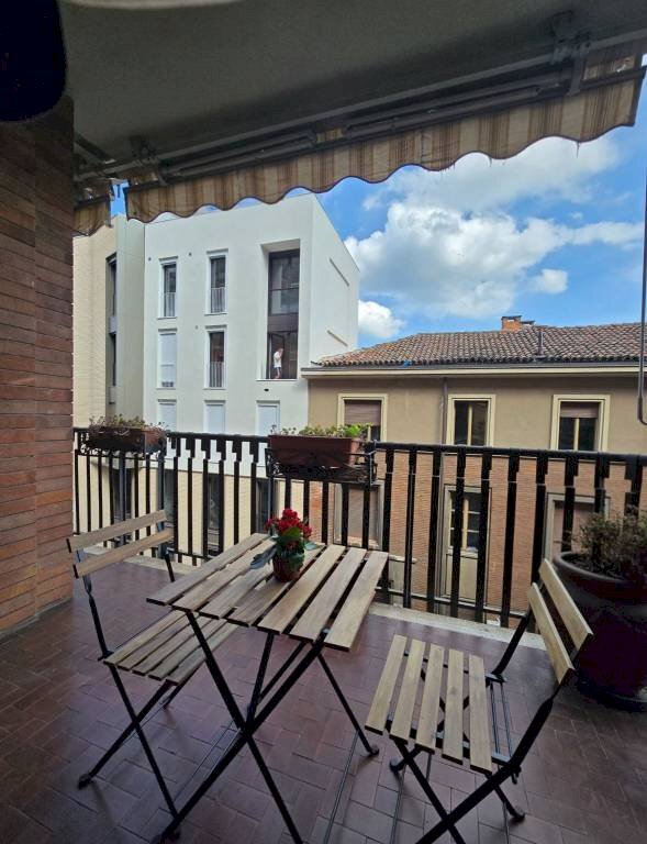 Balcone - Appartamento via Gabriele Chiabrera, 44, Torino (zona San Salvario) - foto 1