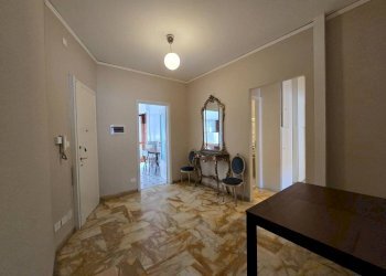 Ingresso - Appartamento via Gabriele Chiabrera, 44, Torino (zona San Salvario) - foto 1