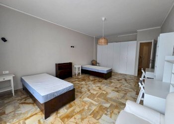 Camera da letto - Appartamento via Gabriele Chiabrera, 44, Torino (zona San Salvario) - foto 13