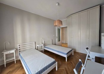 Camera da letto - Appartamento via Gabriele Chiabrera, 44, Torino (zona San Salvario) - foto 26