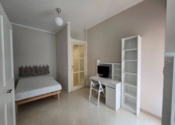 Camera da letto - Appartamento via Gabriele Chiabrera, 44, Torino (zona San Salvario) - foto 28