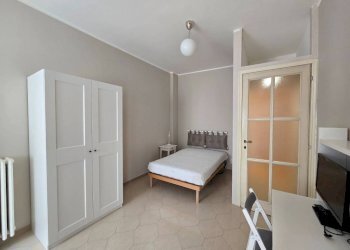 Camera da letto - Appartamento via Gabriele Chiabrera, 44, Torino (zona San Salvario) - foto 36