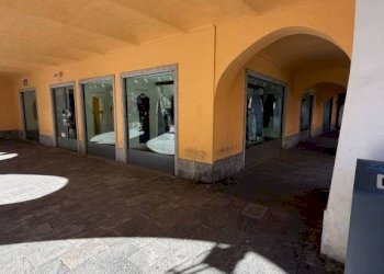 Interno palazzo - Shop piazza Sant'Agostino, Carmagnola - photo 3